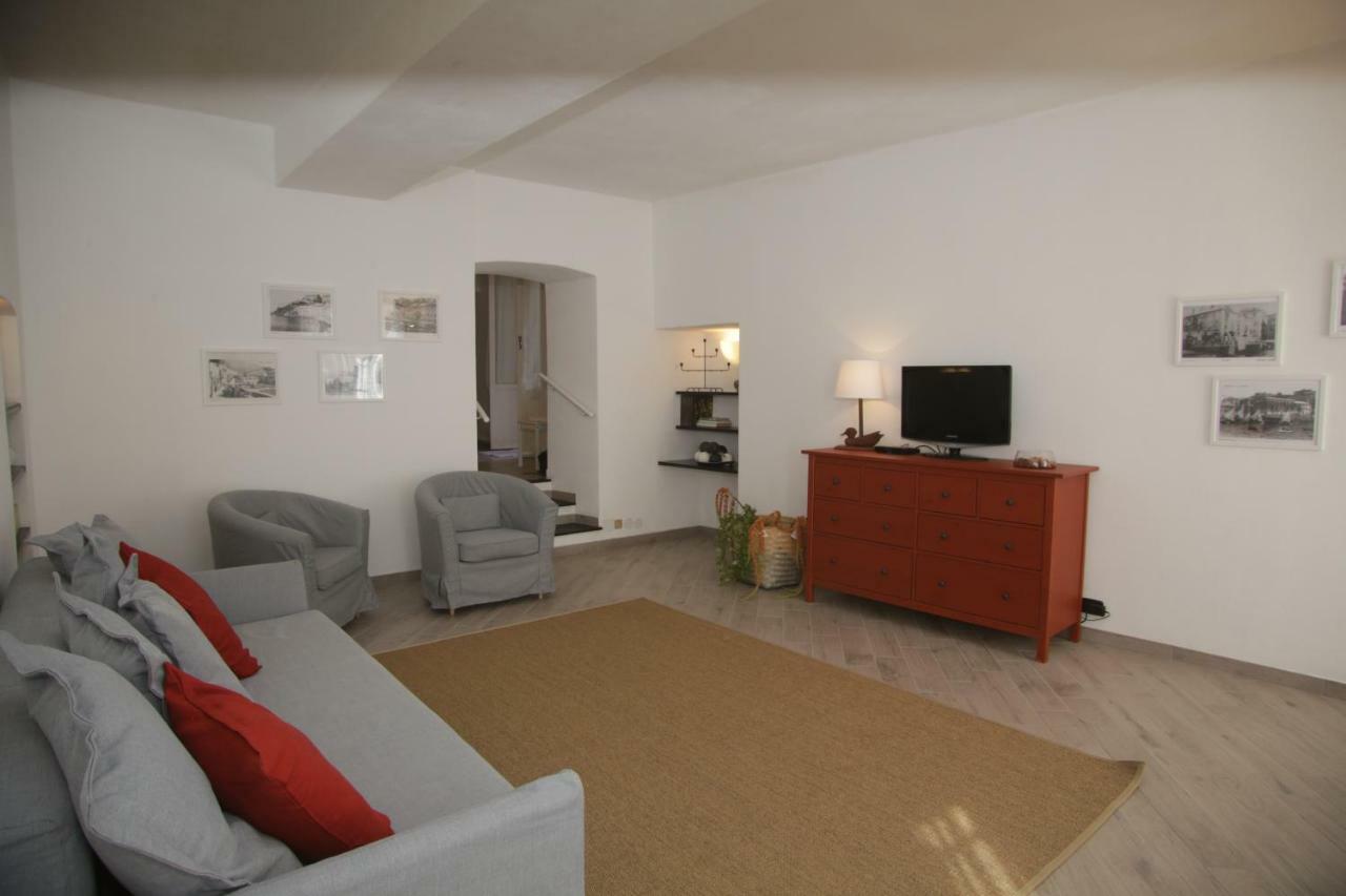 Posidonia Casa Al Mare In Citta Apartment Genoa Exterior photo